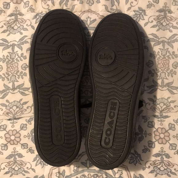 Clip Low Top Sneaker Signature coated canvas upper
Fabric lining and footbed - Picture 4 of 6